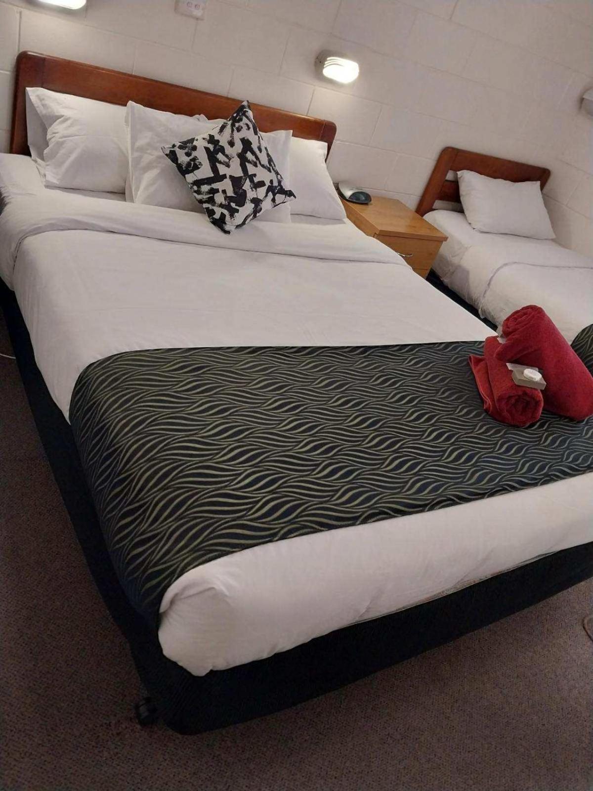 Peak Hill Golden Peak Motel Peakhill المظهر الخارجي الصورة