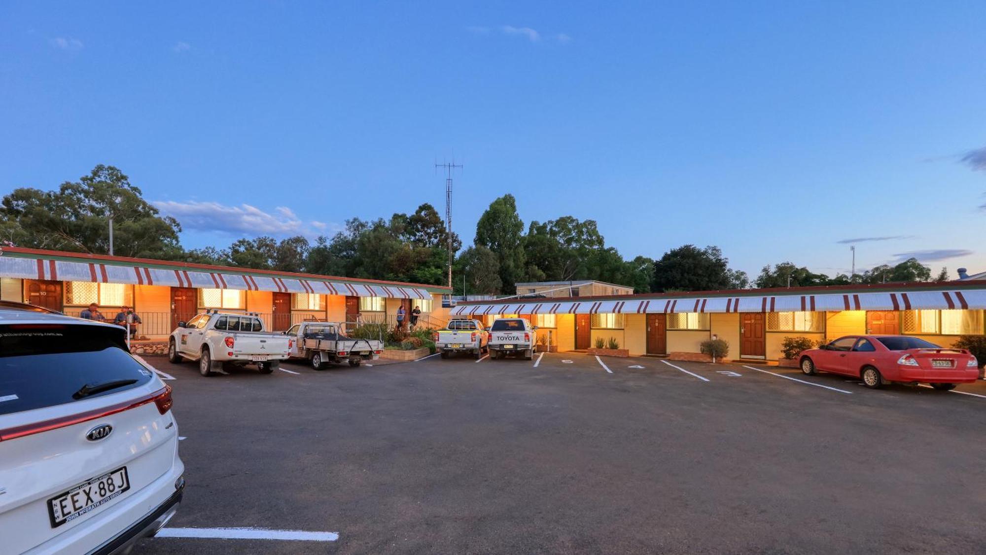 Peak Hill Golden Peak Motel Peakhill المظهر الخارجي الصورة