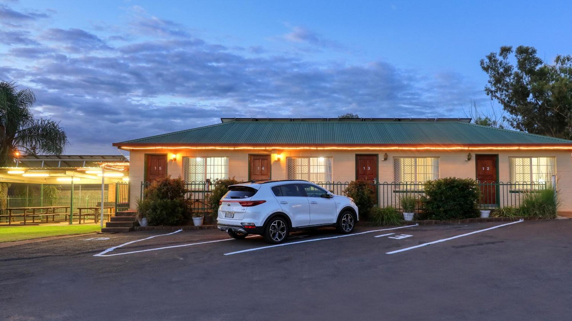 Peak Hill Golden Peak Motel Peakhill المظهر الخارجي الصورة
